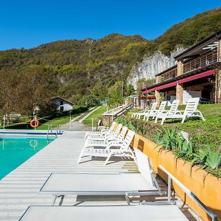Cozy Chalet At Marone Lake Lombardy With Pool Extérieur photo