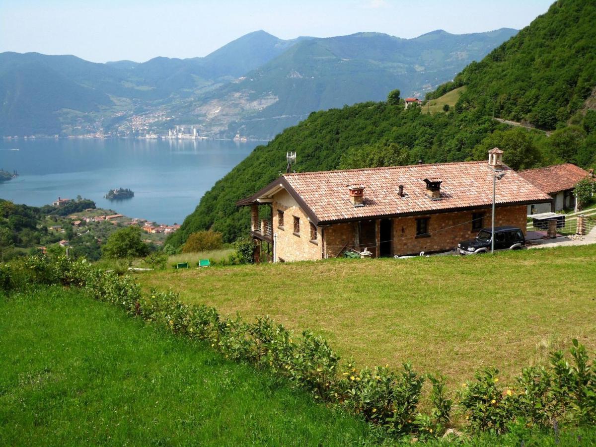Cozy Chalet At Marone Lake Lombardy With Pool Extérieur photo