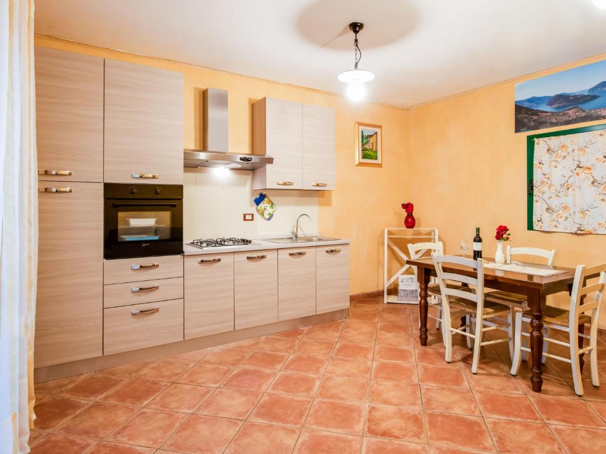 Cozy Chalet At Marone Lake Lombardy With Pool Extérieur photo