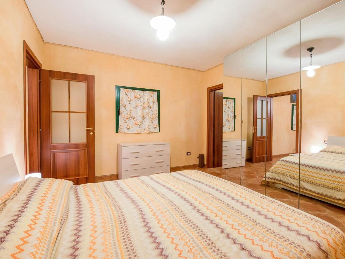 Cozy Chalet At Marone Lake Lombardy With Pool Extérieur photo