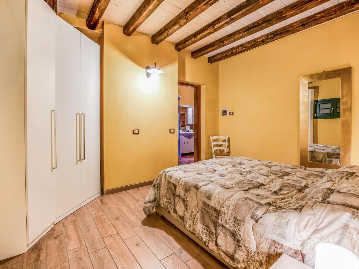 Cozy Chalet At Marone Lake Lombardy With Pool Extérieur photo