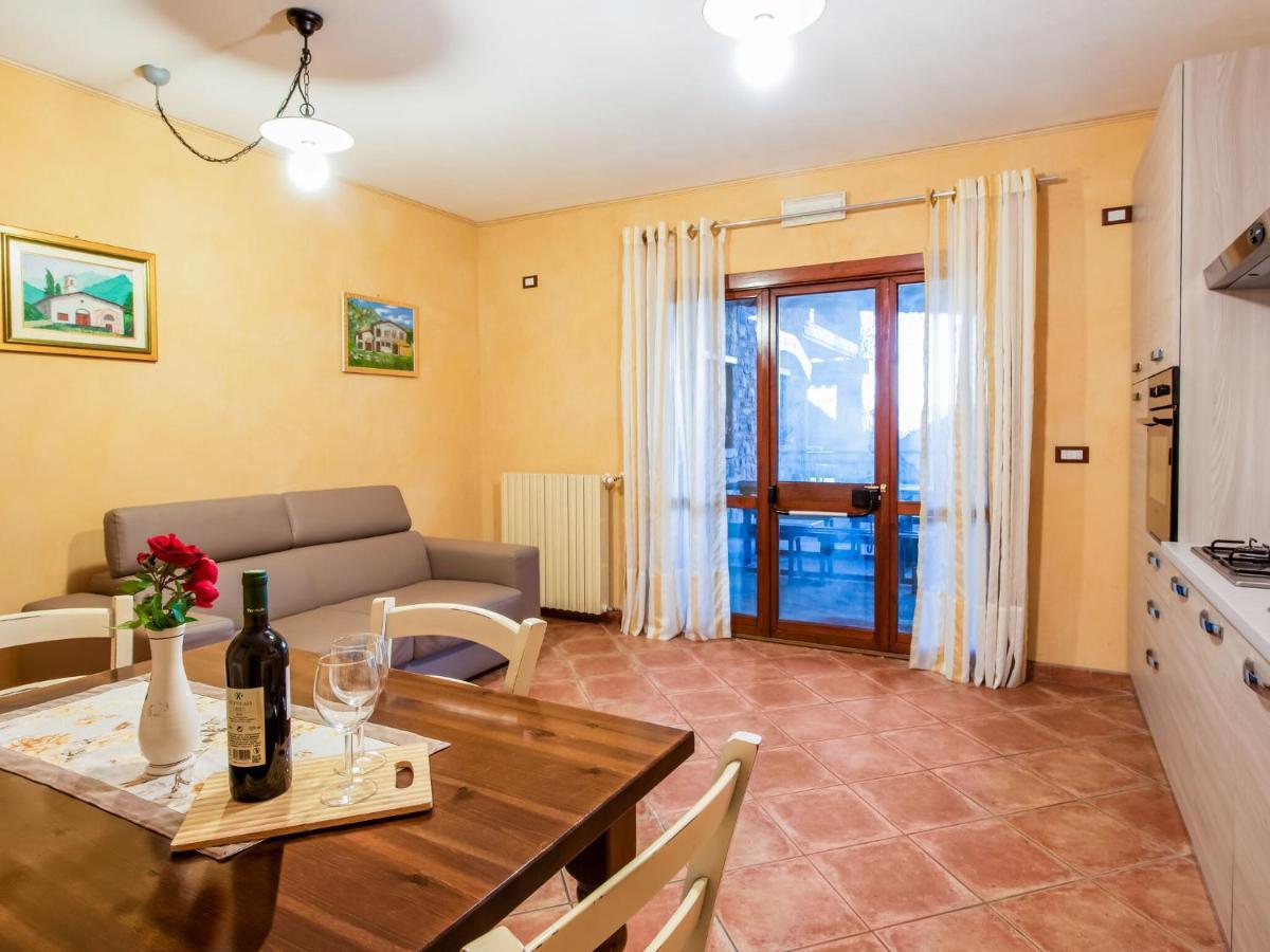 Cozy Chalet At Marone Lake Lombardy With Pool Extérieur photo
