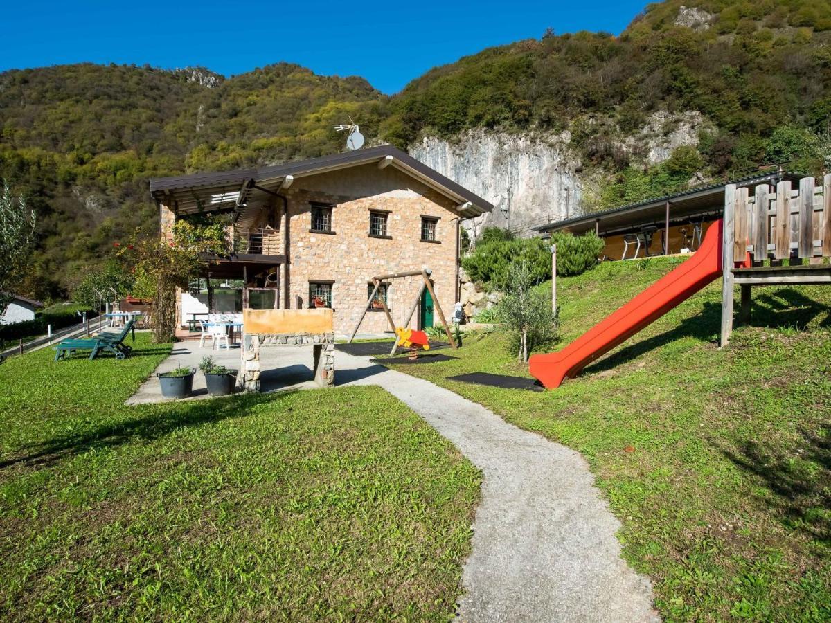 Cozy Chalet At Marone Lake Lombardy With Pool Extérieur photo